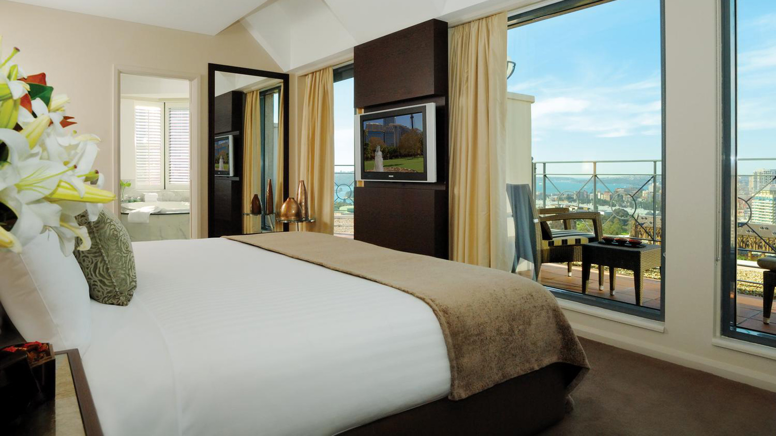 Guest Rooms & Suites Sheraton on the Park